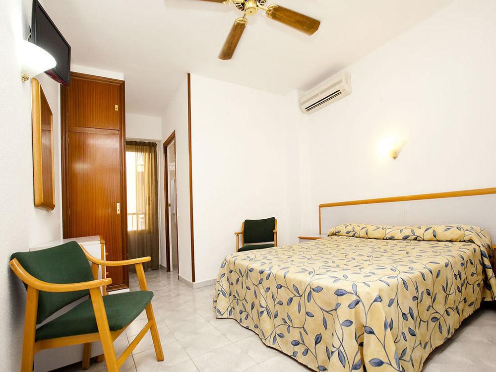 Canada Hotel 2*