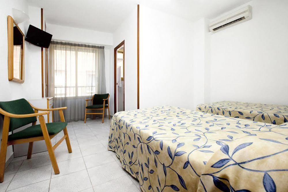 Canada Hotel 2*